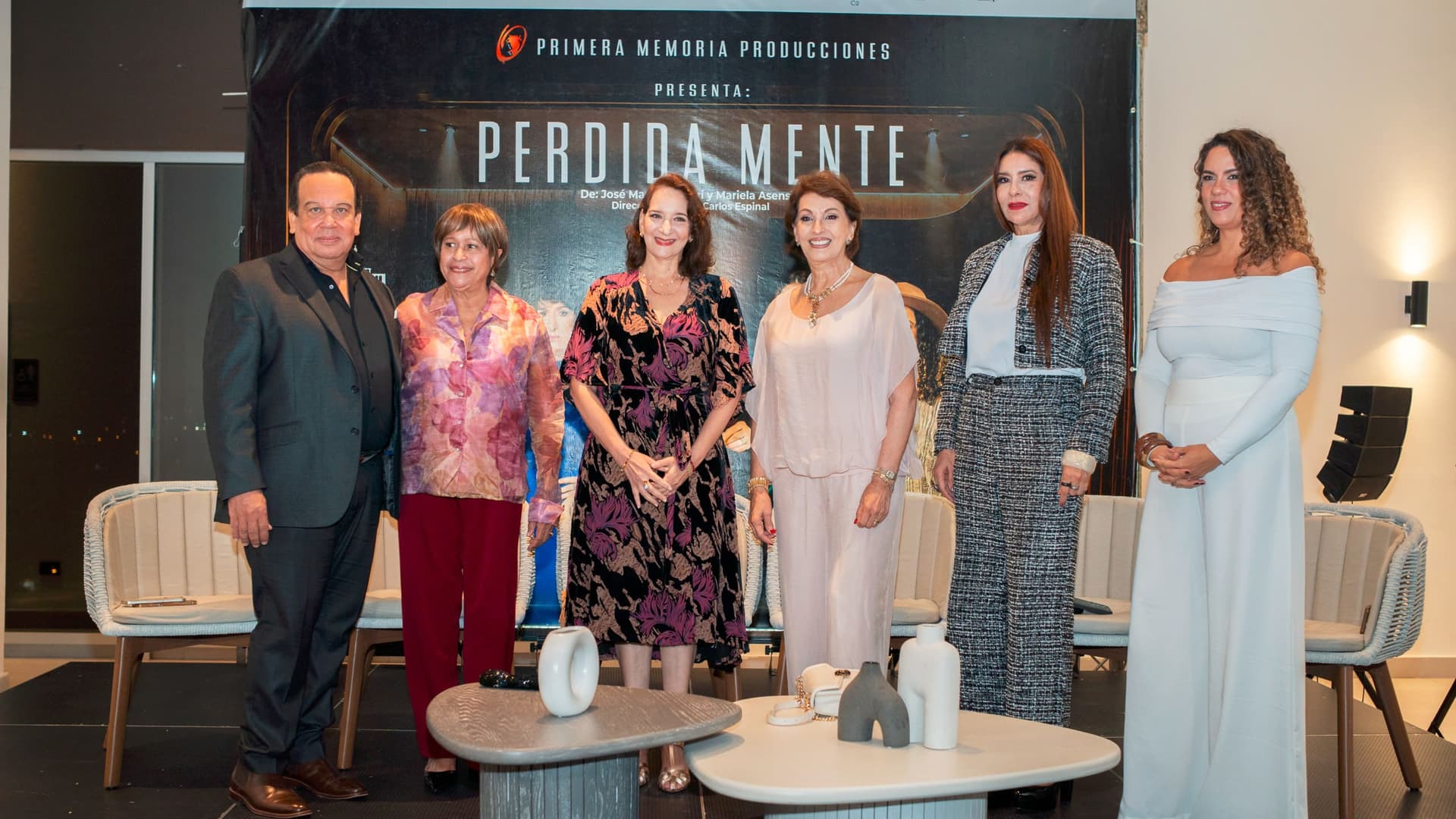 Carlos Espinal, Olga Bucarelli, Karina Noble, Cecilia García, Pachy Méndez y Laura Rivera.