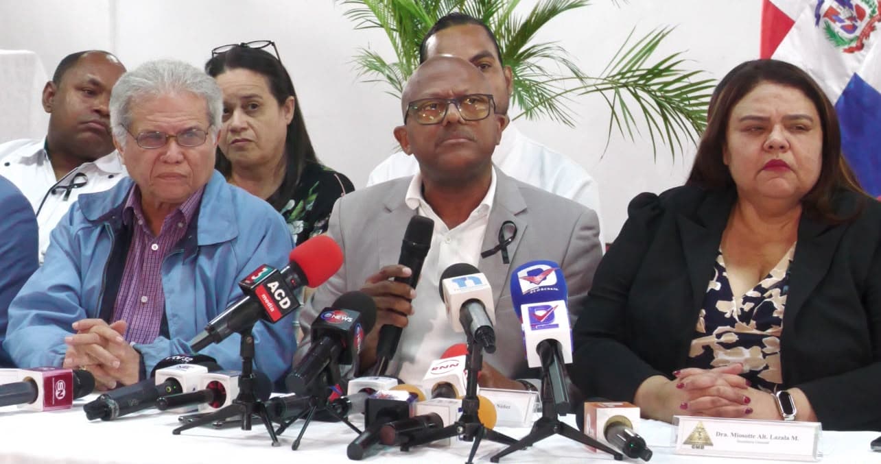 Médicos convoca paro nacional en rechazo al apresamiento de dos médicos en La Vega