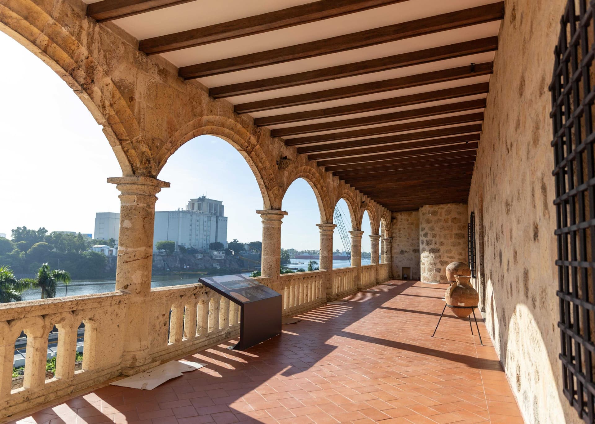 Alcázar de Colón reabre renovado