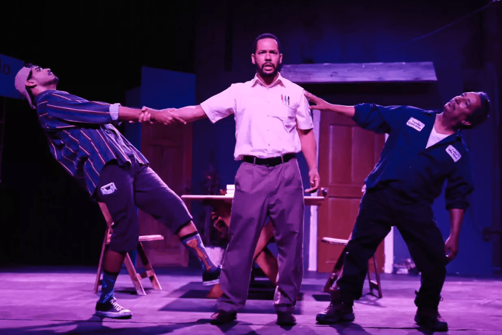 Richarson Díaz, Miguel Oniel y Gilberto Hernández se permiten ofrecer un espectáculo actoral colorido, sentido y profundo en Solos, montaje concluido en Casa de Teatro.