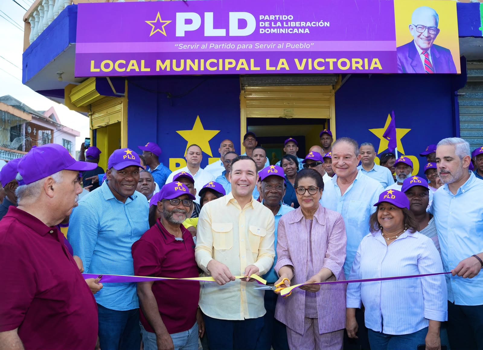 Nuevo local del PLD en La Victoria